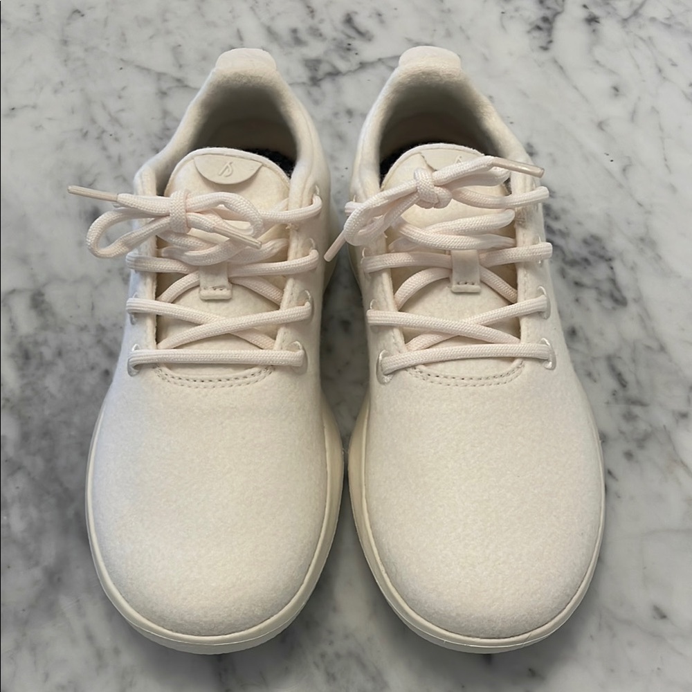 Allbirds Women's Wool Runner
Size US 8 
NEW never worn 
Perfect condition